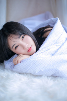 缺席